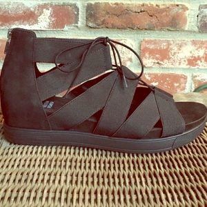 Eileen Fisher Link lace-up sandals